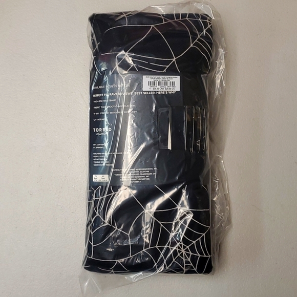 ❤️NWT VINTAGE TORRID HALLOWEEN CROP LEGGING - SPIDERWEB SPIDER WEB GOTHIC - 4X - Picture 5 of 8